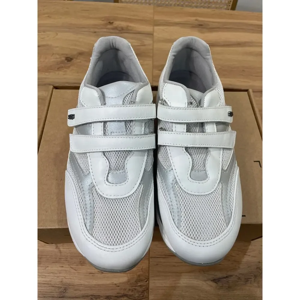 SAS Women's TMV Walking Shoes White Silver Leather Size 7.5 WW Lightly Worn